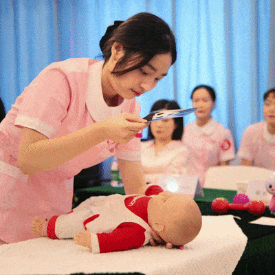 展护理风采|兴宝月禧第三届“天使杯”护理技能决赛即将开启 2.gif 展护理风采|兴宝月禧第三届“天使杯”护理技能决赛即将开启 2.gif