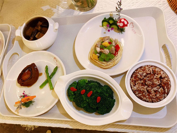 坐月子能吃春菜吗，有什么讲究？1